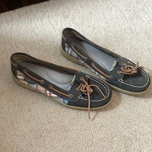 Sperry size 8